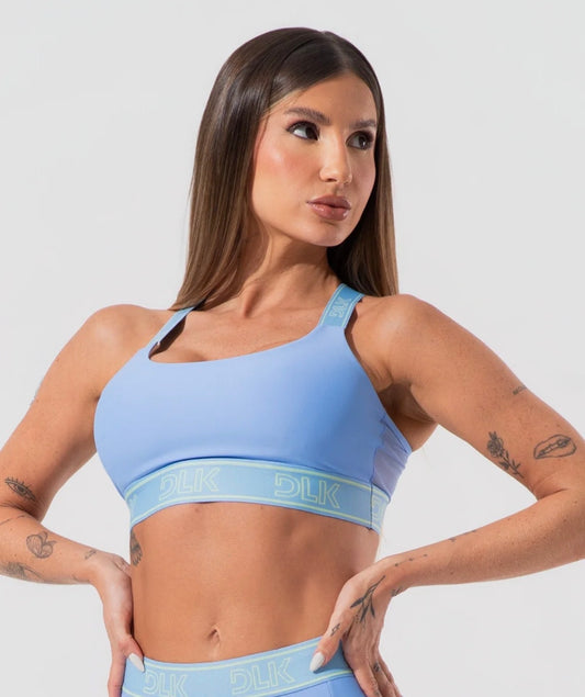 Top fitness feminino com bojo e alças de elástico com tule nas costas activity dlk azul