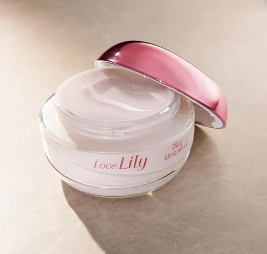 Creme Acetinado Hidratante Desodorante Corporal Love Lily, 250g
